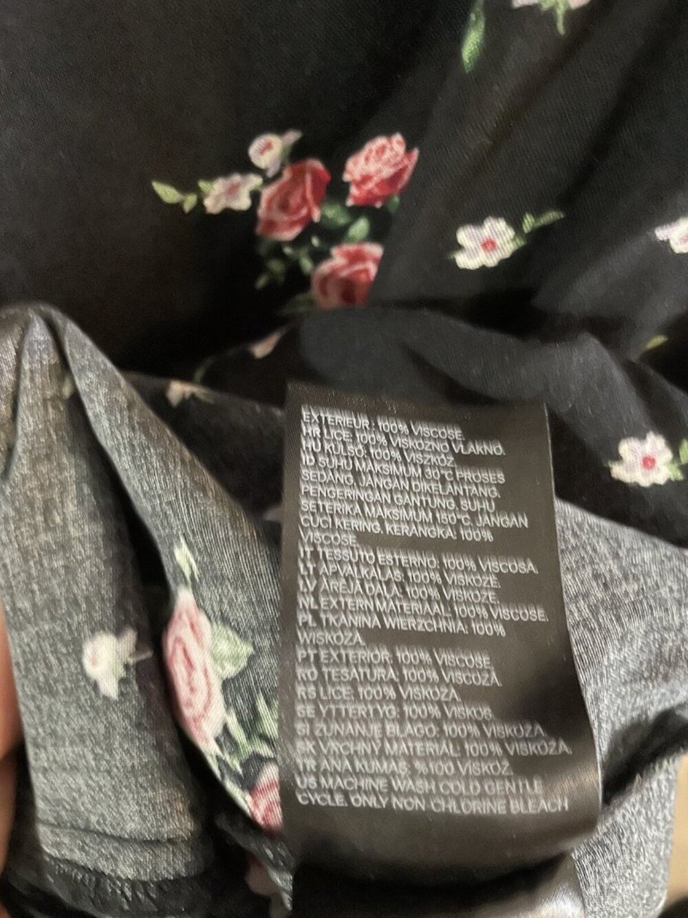 H&M Divided Womens Dress Black Floral Stretch KneeLength 3/4 Sleeve Size 12 - Picture 15 of 16